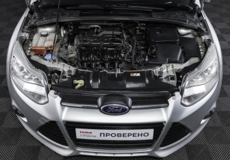 Подержанный автомобиль Ford Focus Hatchback 2013 года (9 фото)