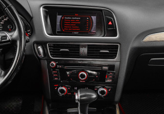 Подержанный автомобиль Audi Q5 2012 года (13 фото)