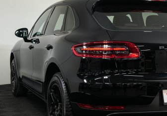 Подержанный автомобиль Porsche Macan 2018 года (21 фото)