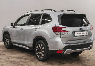 Подержанный автомобиль Subaru Forester Suv 2021 года (7 фото)