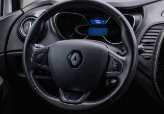 Подержанный автомобиль Renault Kaptur 2016 года (15 фото)