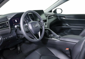 Подержанный автомобиль Toyota Camry Sedan 2022 года (9 фото)