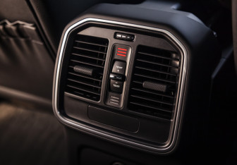 Подержанный автомобиль Porsche Macan 2021 года (23 фото)