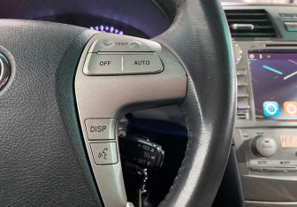 Подержанный автомобиль Toyota Camry Sedan 2010 года (15 фото)