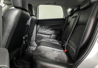 Подержанный автомобиль Mitsubishi ASX 2021 года (10 фото)