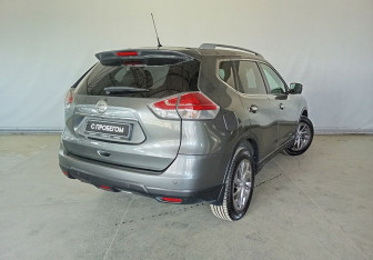 Подержанный автомобиль Nissan X-Trail 2016 года (6 фото)