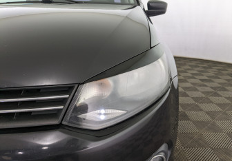 Подержанный автомобиль Volkswagen Polo Sedan 2012 года (11 фото)