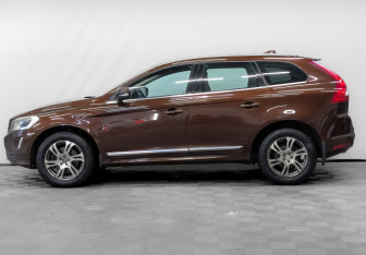 Подержанный автомобиль Volvo XC60 2014 года (8 фото)