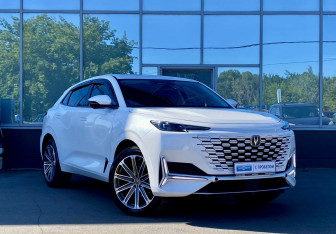 Подержанный автомобиль Changan UNI-K 2023 года (3 фото)