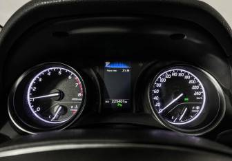 Подержанный автомобиль Toyota Camry Sedan 2019 года (11 фото)