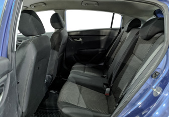 Подержанный автомобиль Kia Rio Hatchback 2019 года (17 фото)