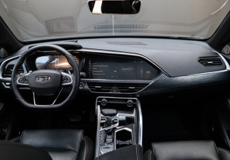 Подержанный автомобиль Geely Tugella 2022 года (12 фото)