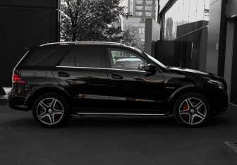 Подержанный автомобиль Mercedes-Benz GLE 2016 года (4 фото)
