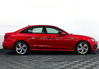 Подержанный автомобиль Audi A4 Sedan 2020 года (4 фото)