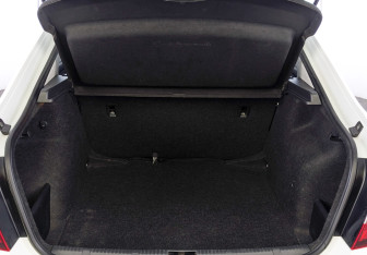 Подержанный автомобиль Skoda Rapid Liftback 2019 года (10 фото)