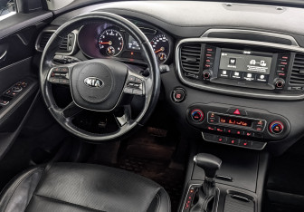 Подержанный автомобиль Kia Sorento 2019 года (30 фото)