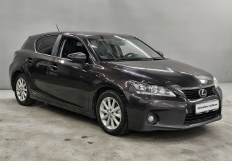 Подержанный автомобиль Lexus CT 2013 года (3 фото)