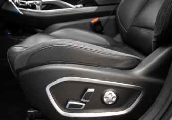 Подержанный автомобиль Geely Tugella 2023 года (30 фото)