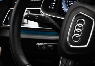 Подержанный автомобиль Audi Q7 2021 года (14 фото)