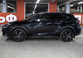 Подержанный автомобиль Lexus NX 2020 года (8 фото)