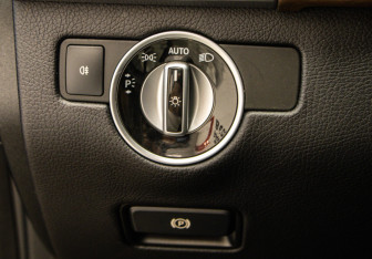 Подержанный автомобиль Mercedes-Benz GLE 2015 года (13 фото)