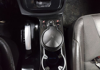 Подержанный автомобиль Ford Kuga 2013 года (20 фото)