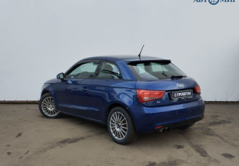 Подержанный автомобиль Audi A1 2011 года (6 фото)