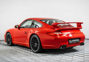 Подержанный автомобиль Porsche 911 Coupe 2010 года (7 фото)