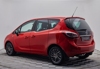 Подержанный автомобиль Opel Meriva 2014 года (3 фото)