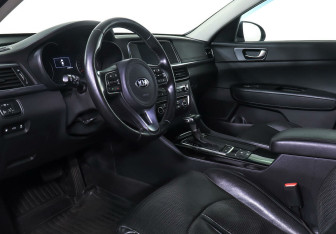 Подержанный автомобиль Kia Optima Sedan 2016 года (11 фото)
