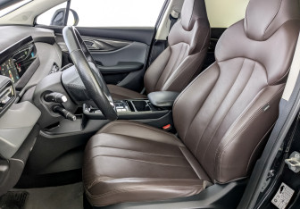 Подержанный автомобиль BAIC U5 Plus 2024 года (21 фото)