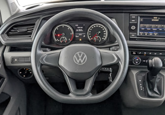 Подержанный автомобиль Volkswagen Caravelle 2021 года (21 фото)