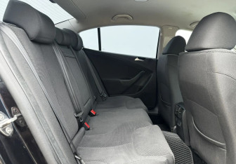 Подержанный автомобиль Volkswagen Passat Sedan 2010 года (11 фото)