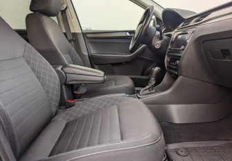 Подержанный автомобиль Skoda Rapid Liftback 2019 года (10 фото)