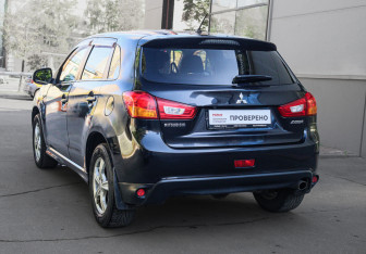 Подержанный автомобиль Mitsubishi ASX 2012 года (6 фото)