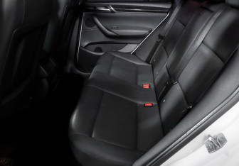 Подержанный автомобиль BMW X3 2016 года (10 фото)