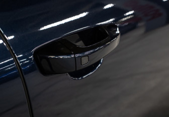 Подержанный автомобиль Porsche Cayenne 2012 года (19 фото)