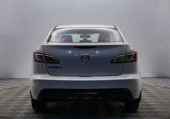 Подержанный автомобиль Mazda 3 Sedan 2011 года (4 фото)