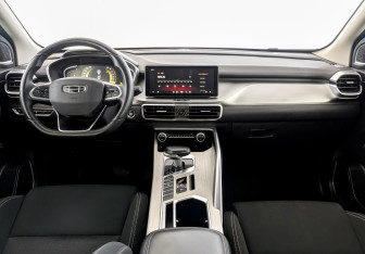 Подержанный автомобиль Geely Coolray 2023 года (14 фото)