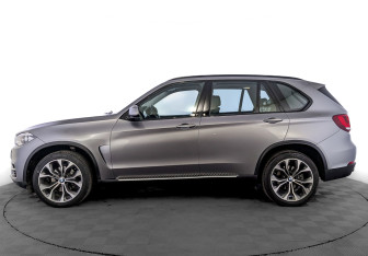 Подержанный автомобиль BMW X5 2016 года (8 фото)