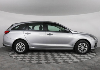 Подержанный автомобиль Hyundai i30 Wagon 2022 года (4 фото)