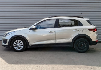 Подержанный автомобиль Kia Rio Hatchback 2020 года (8 фото)