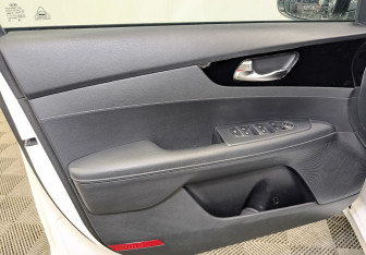 Подержанный автомобиль Kia Cerato Sedan 2020 года (19 фото)