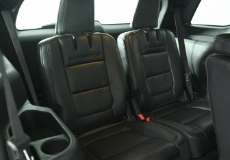 Подержанный автомобиль Ford Explorer 2012 года (14 фото)