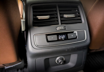 Подержанный автомобиль Audi A4 Sedan 2019 года (30 фото)