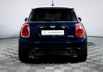 Подержанный автомобиль MINI Hatch 2017 года (6 фото)