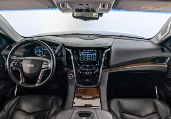 Подержанный автомобиль Cadillac Escalade Suv 2019 года (14 фото)