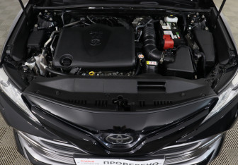 Подержанный автомобиль Toyota Camry Sedan 2018 года (17 фото)