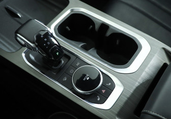 Подержанный автомобиль Jaecoo J7 2023 года (19 фото)