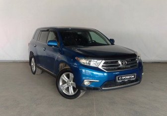 Подержанный автомобиль Toyota Highlander 2011 года (3 фото)